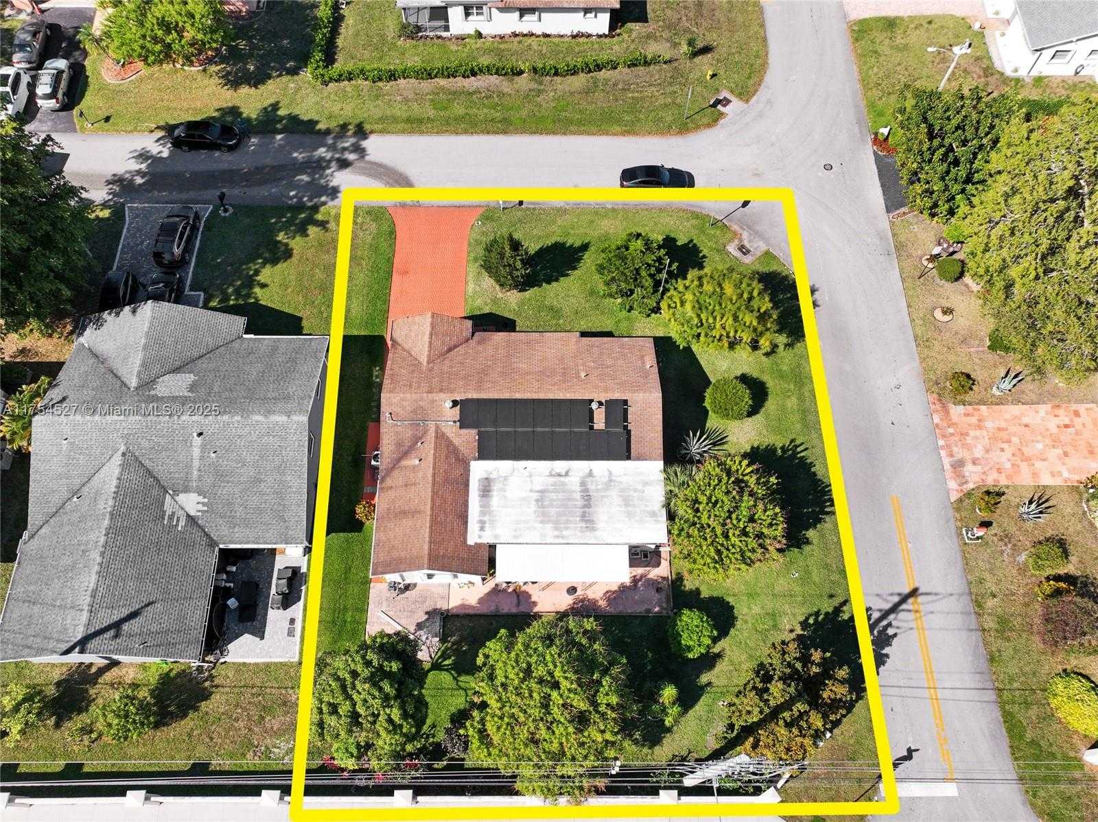 Small Image of 9400 NORTH WEST 70TH ST, Tamarac Number 36
