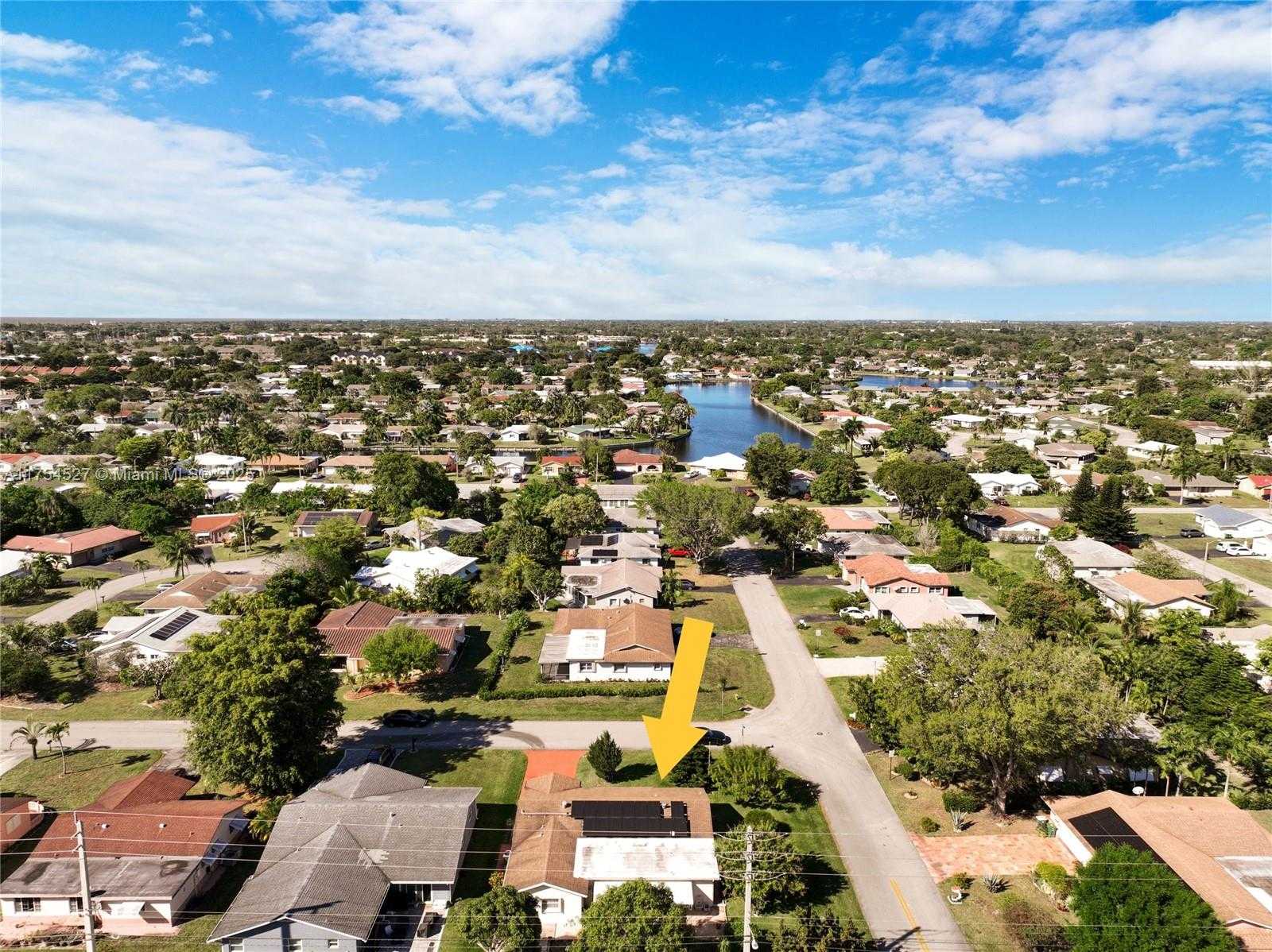 Small Image of 9400 NORTH WEST 70TH ST, Tamarac Number 38