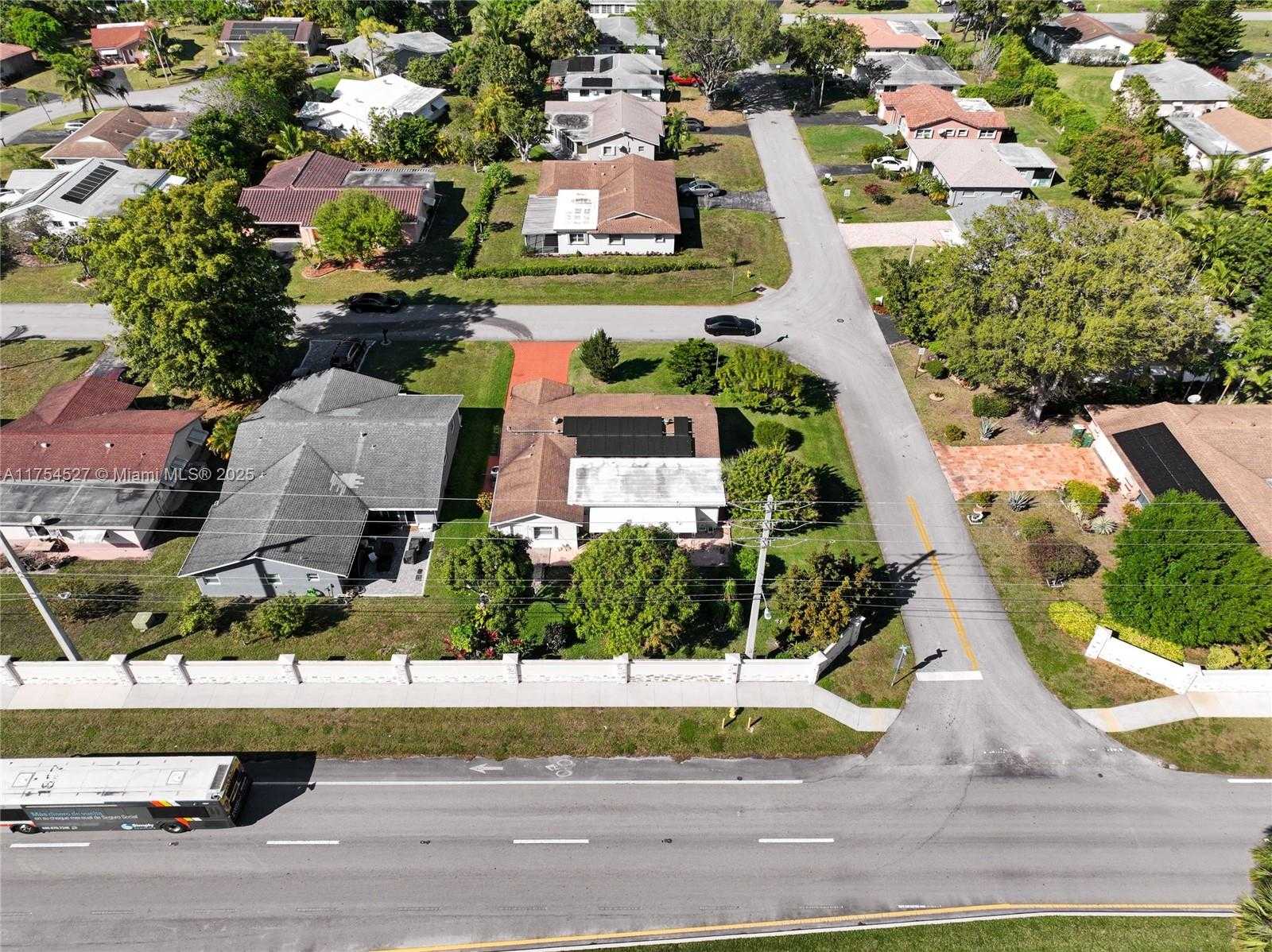 Small Image of 9400 NORTH WEST 70TH ST, Tamarac Number 39