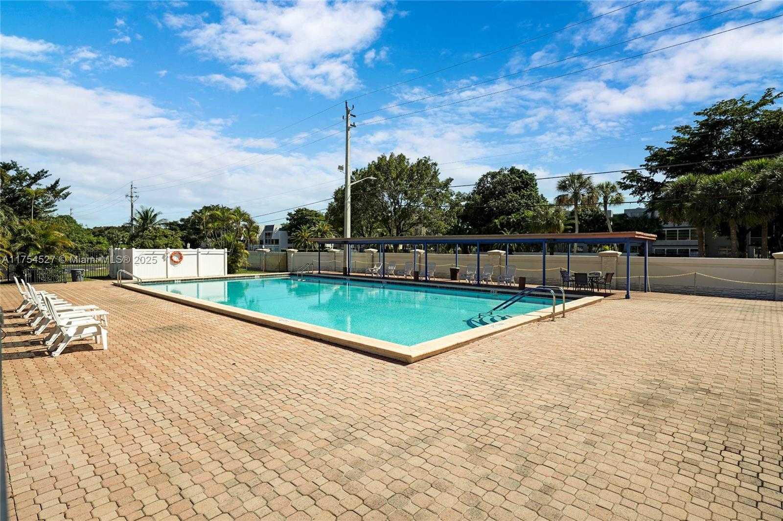 Small Image of 9400 NORTH WEST 70TH ST, Tamarac Number 43