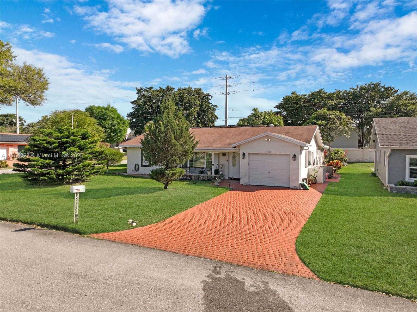 Small Image of 9400 NORTH WEST 70TH ST, Tamarac Number 45