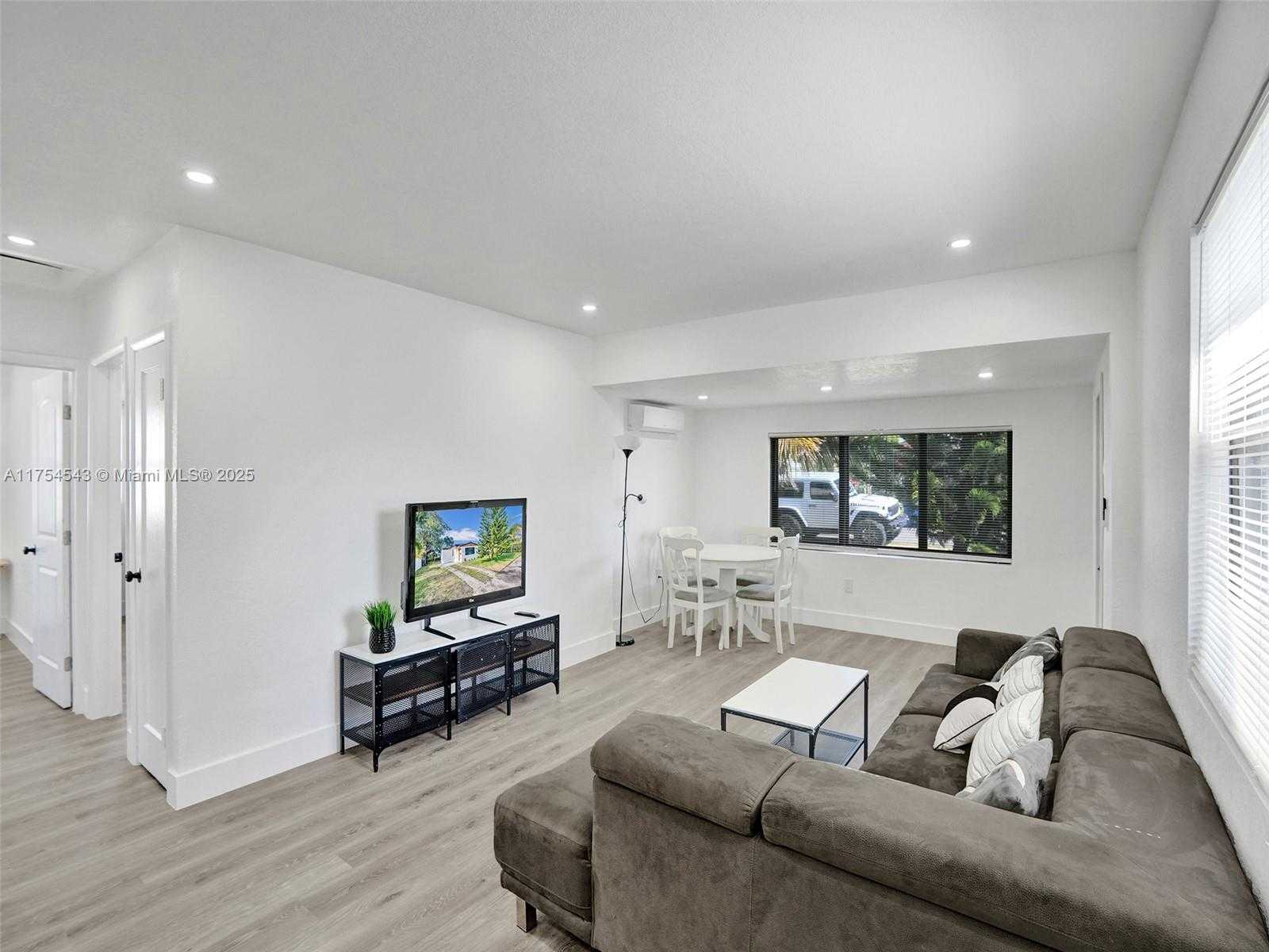 Small Image of 905 SOUTH WEST 22ND ST, Fort Lauderdale Number 6