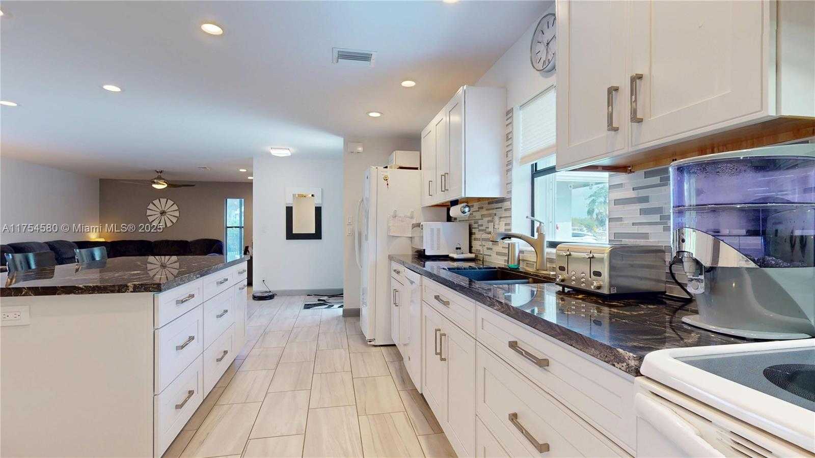 Small Image of 6455 HITCHIN POST WAY, Delray Beach Number 13