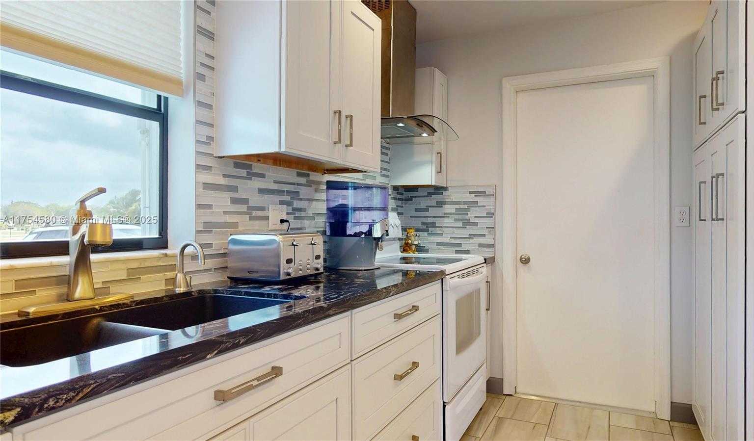 Small Image of 6455 HITCHIN POST WAY, Delray Beach Number 17