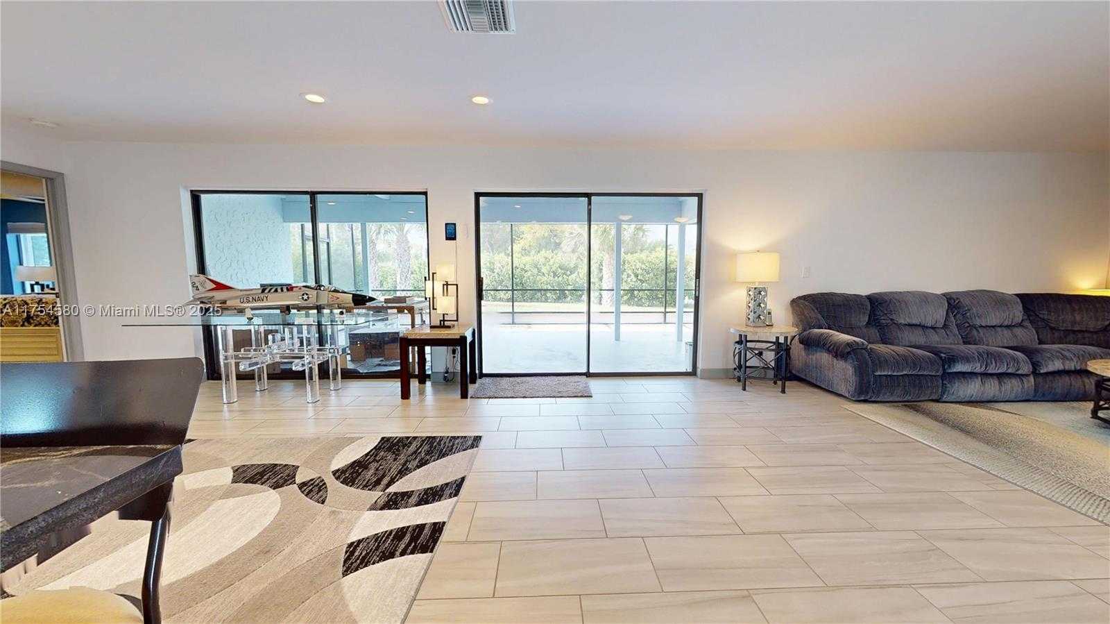 Small Image of 6455 HITCHIN POST WAY, Delray Beach Number 4
