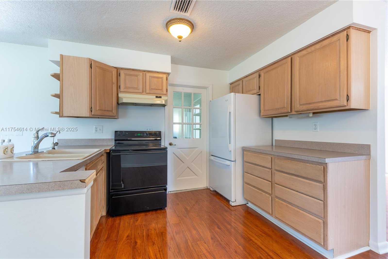Small Image of 3821 NORTH EAST 16TH AVE, Oakland Park Number 29