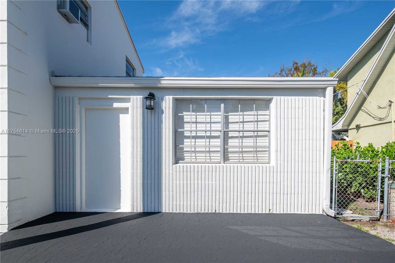 Small Image of 3821 NORTH EAST 16TH AVE, Oakland Park Number 7