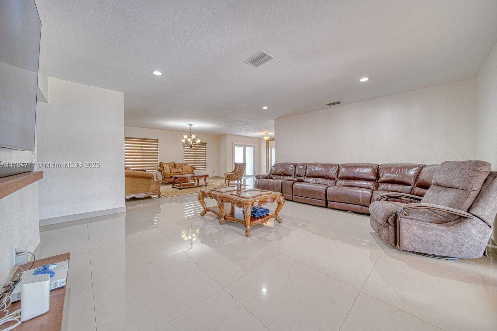 Small Image of 19390 SOUTH WEST 312TH ST, Homestead Number 13