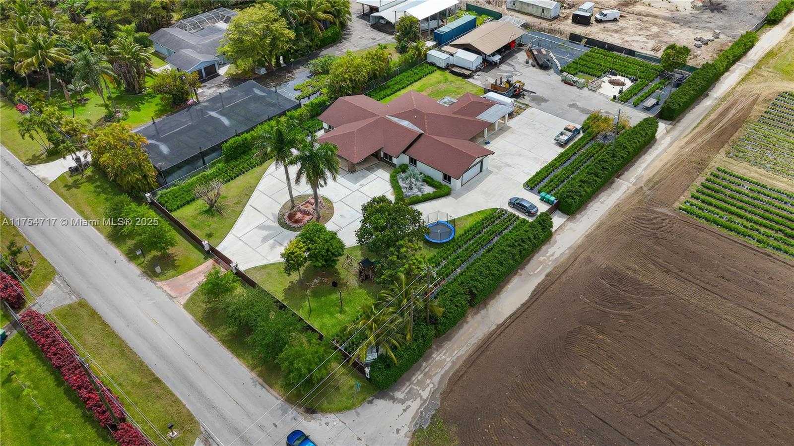 Small Image of 19390 SOUTH WEST 312TH ST, Homestead Number 3