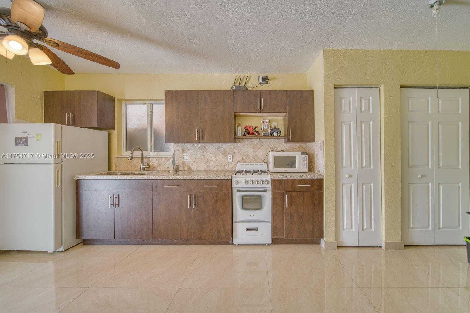 Small Image of 19390 SOUTH WEST 312TH ST, Homestead Number 34