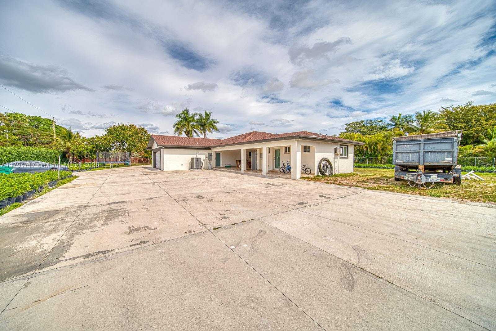 Small Image of 19390 SOUTH WEST 312TH ST, Homestead Number 44