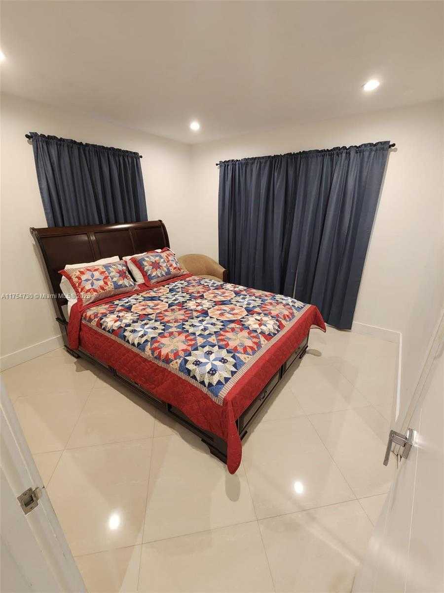 Small Image of 18800 LENAIRE DR, Cutler Bay Number 11