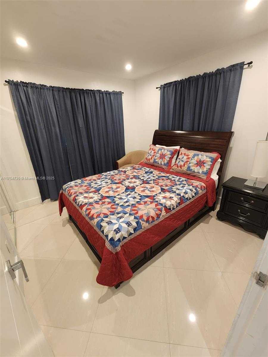 Small Image of 18800 LENAIRE DR, Cutler Bay Number 13