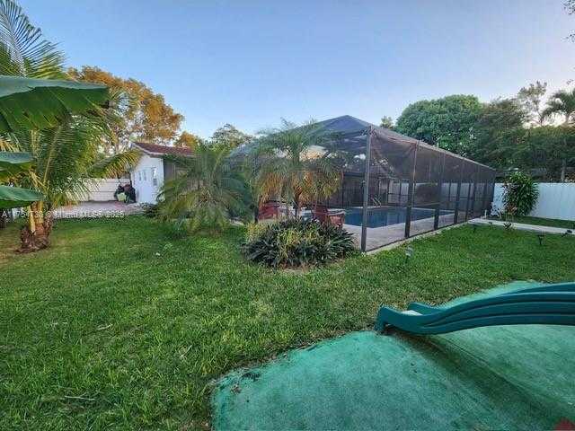 Small Image of 18800 LENAIRE DR, Cutler Bay Number 19