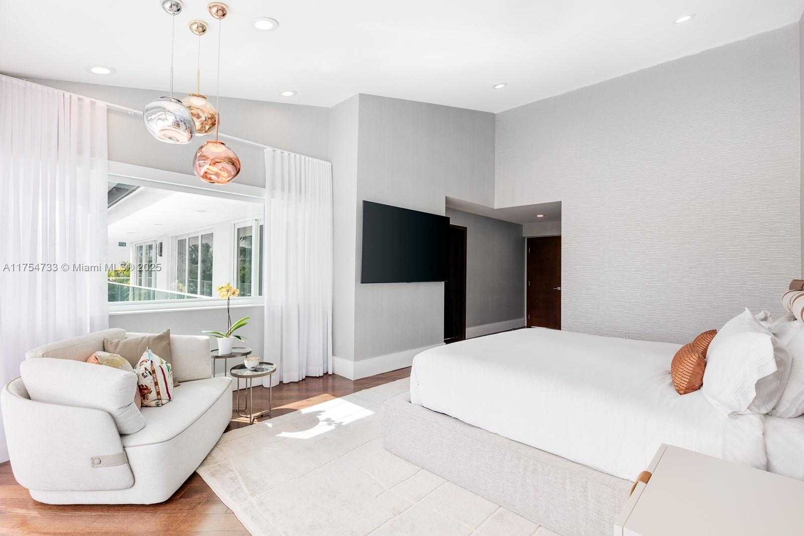 Small Image of 6819, Coral Gables Number 26