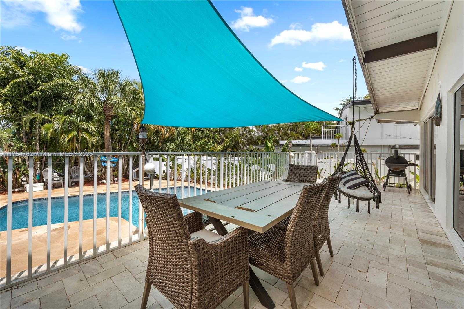 Small Image of 2413 SUGARLOAF LN, Fort Lauderdale Number 10
