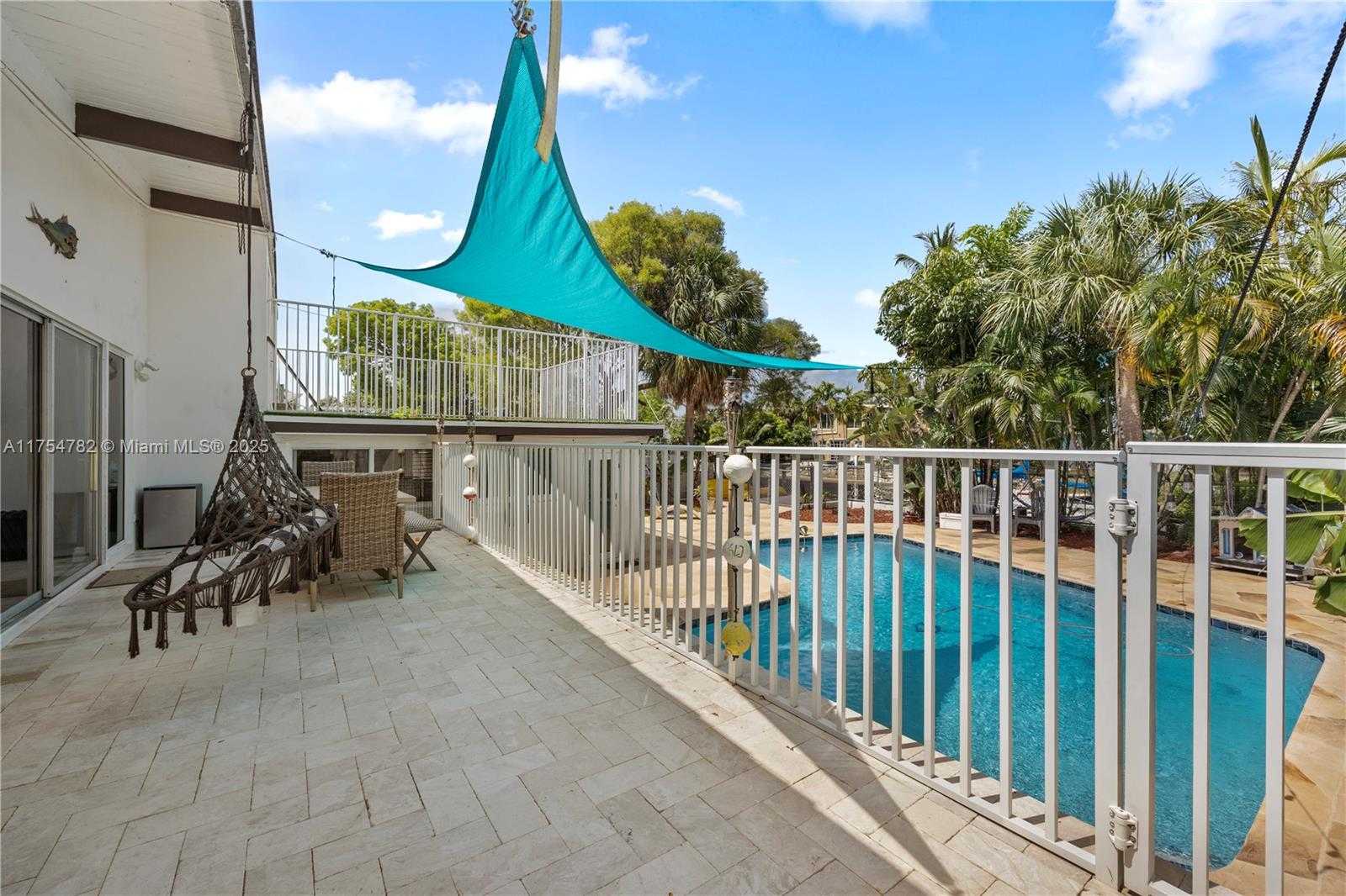 Small Image of 2413 SUGARLOAF LN, Fort Lauderdale Number 11