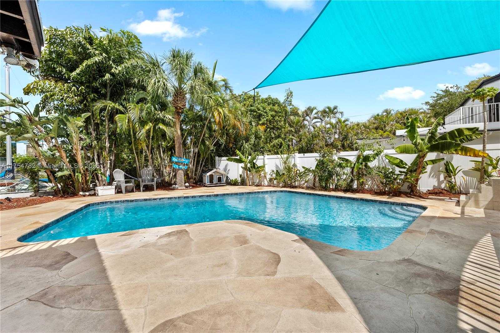 Small Image of 2413 SUGARLOAF LN, Fort Lauderdale Number 12
