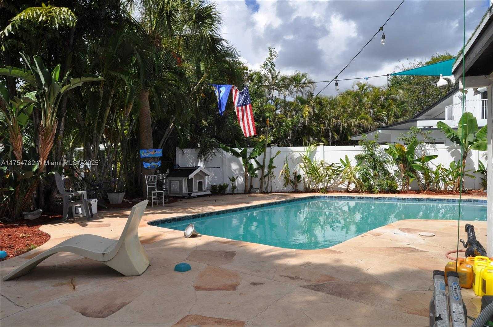 Small Image of 2413 SUGARLOAF LN, Fort Lauderdale Number 13