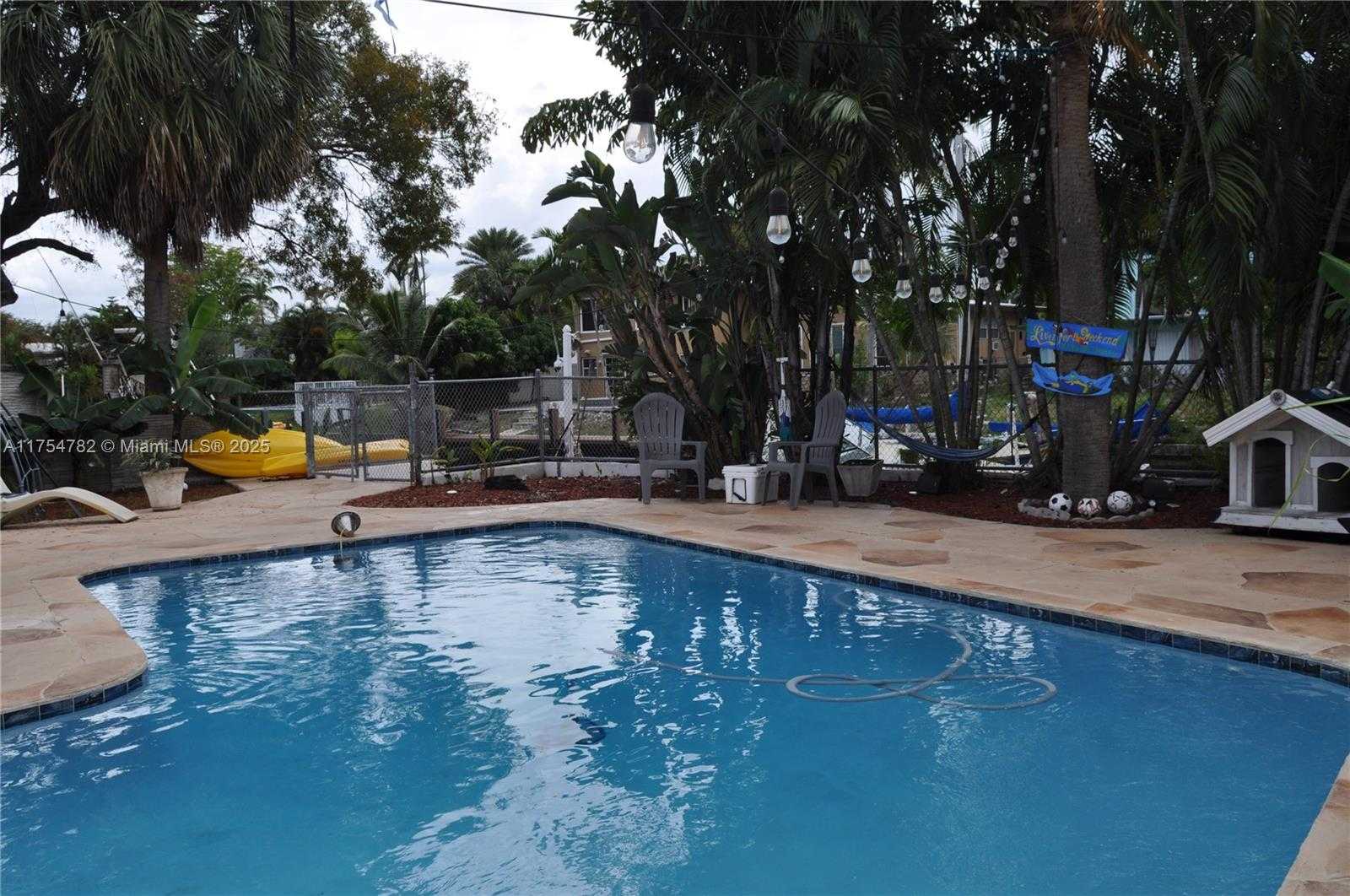 Small Image of 2413 SUGARLOAF LN, Fort Lauderdale Number 15