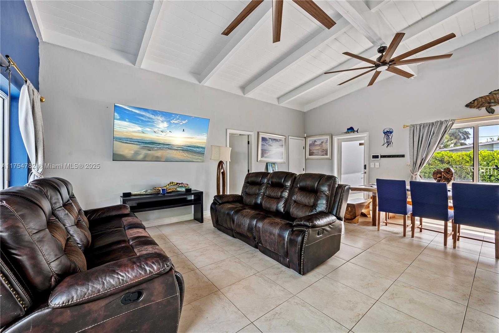 Small Image of 2413 SUGARLOAF LN, Fort Lauderdale Number 19