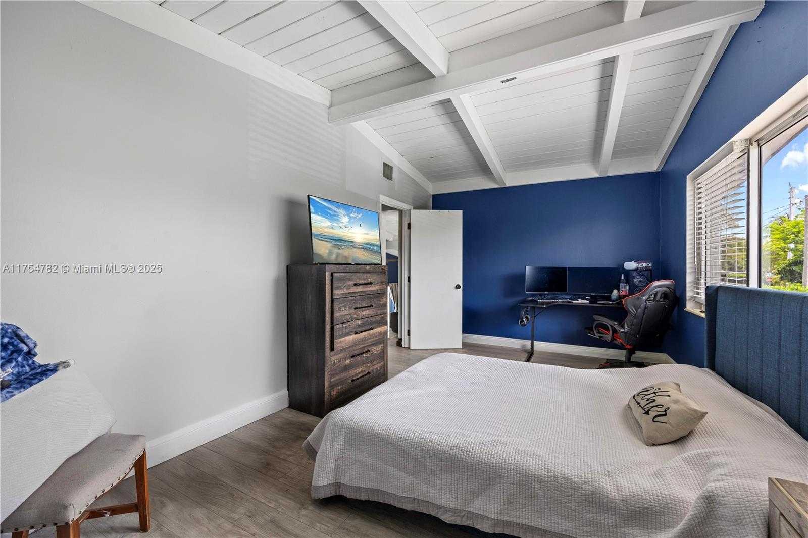 Small Image of 2413 SUGARLOAF LN, Fort Lauderdale Number 26