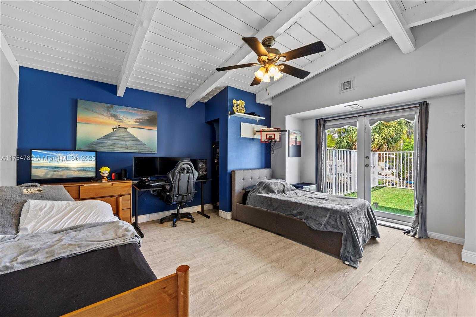 Small Image of 2413 SUGARLOAF LN, Fort Lauderdale Number 28