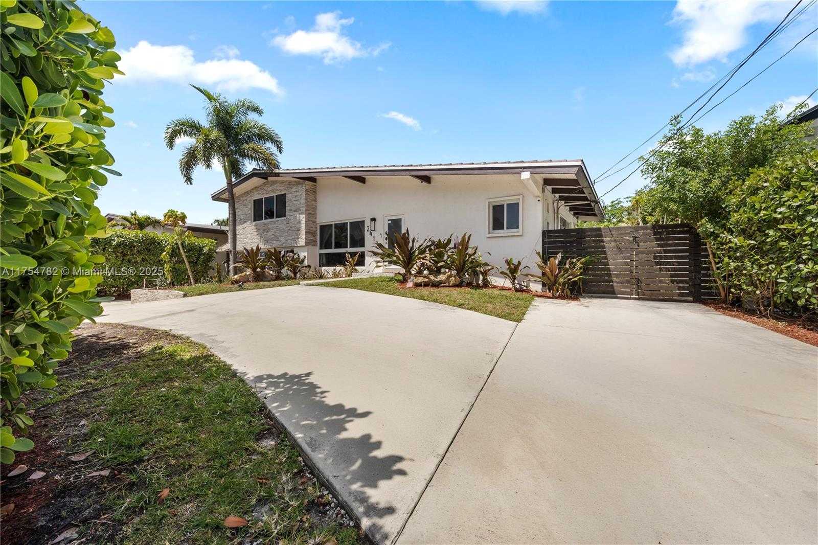 Small Image of 2413 SUGARLOAF LN, Fort Lauderdale Number 3