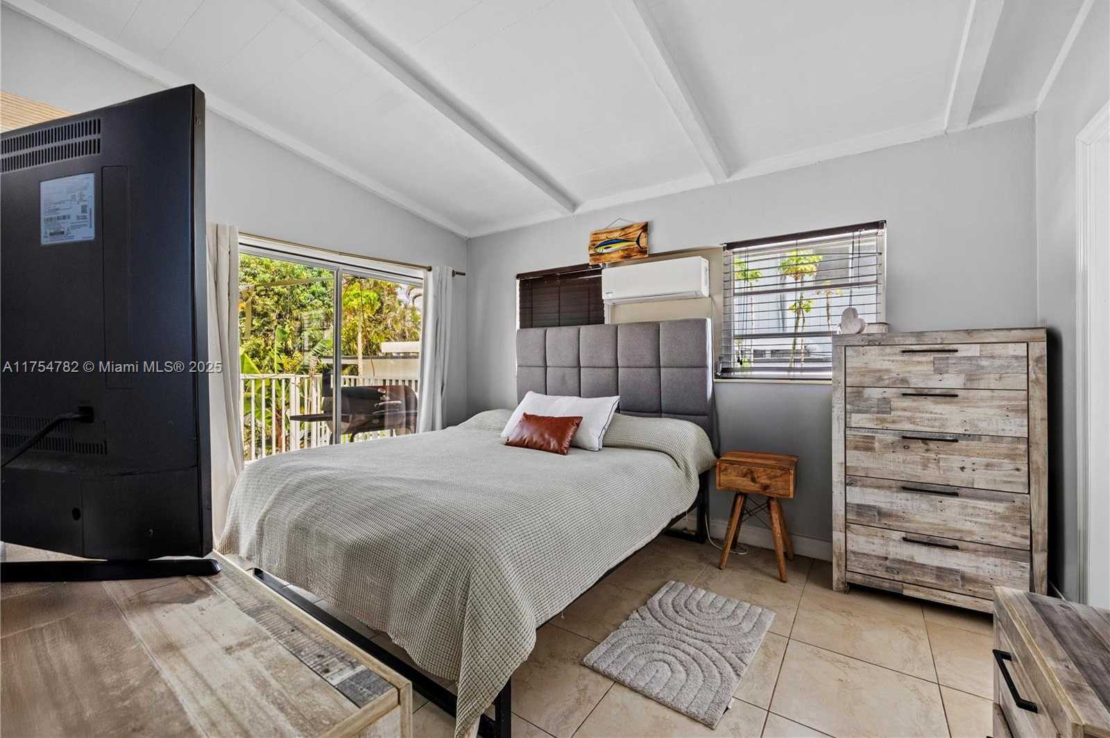 Small Image of 2413 SUGARLOAF LN, Fort Lauderdale Number 33