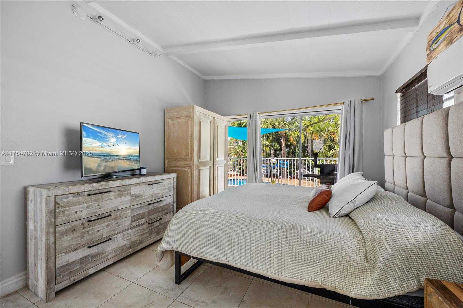 Small Image of 2413 SUGARLOAF LN, Fort Lauderdale Number 34