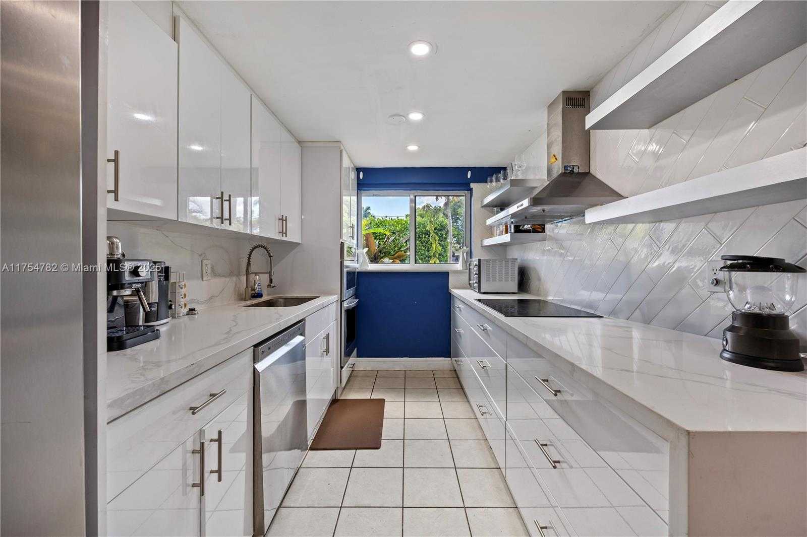 Small Image of 2413 SUGARLOAF LN, Fort Lauderdale Number 38