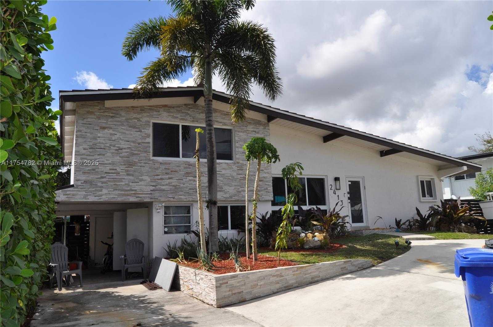 Small Image of 2413 SUGARLOAF LN, Fort Lauderdale Number 4