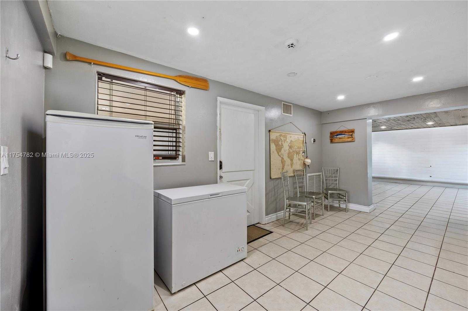 Small Image of 2413 SUGARLOAF LN, Fort Lauderdale Number 40