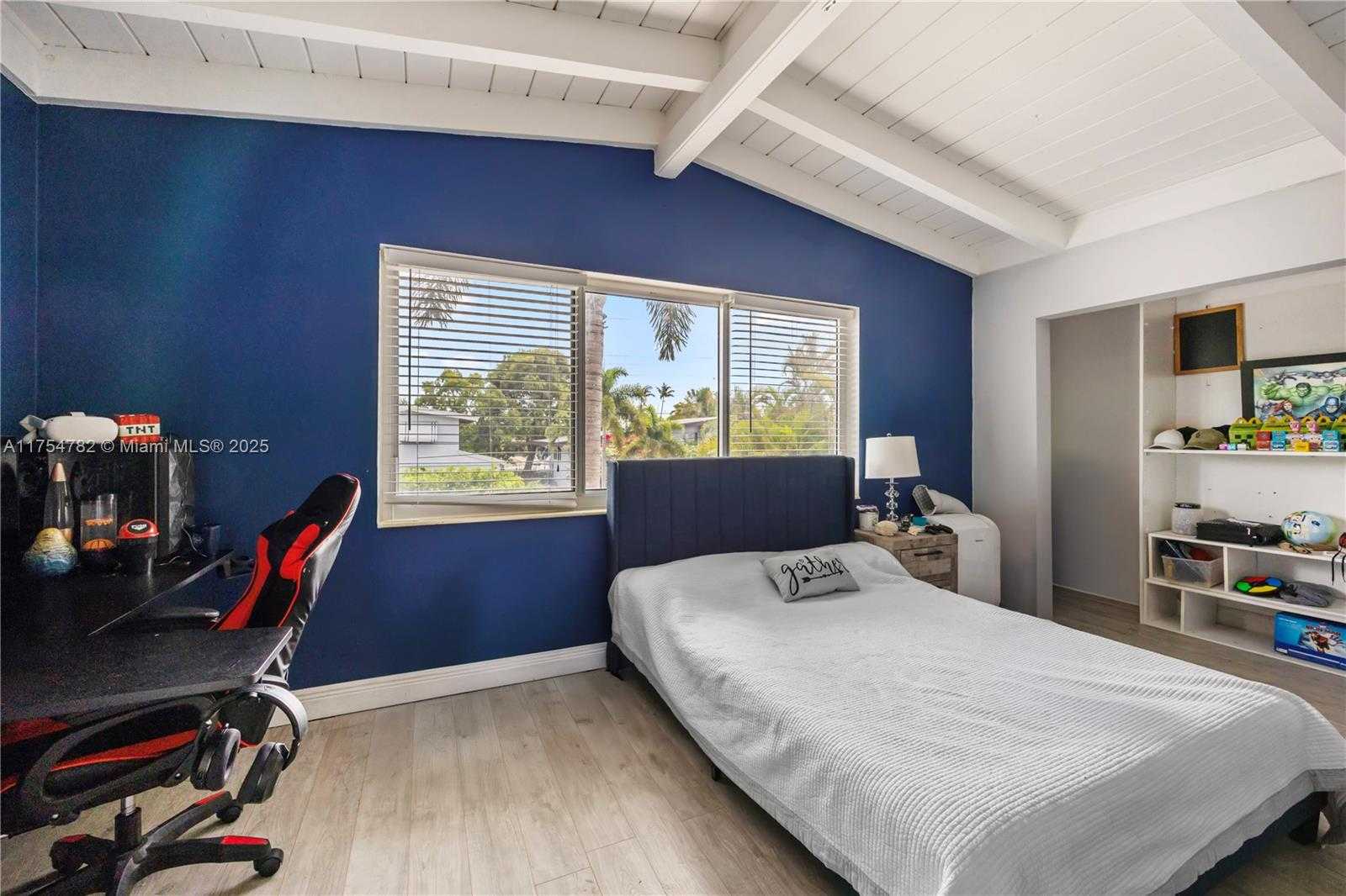 Small Image of 2413 SUGARLOAF LN, Fort Lauderdale Number 42