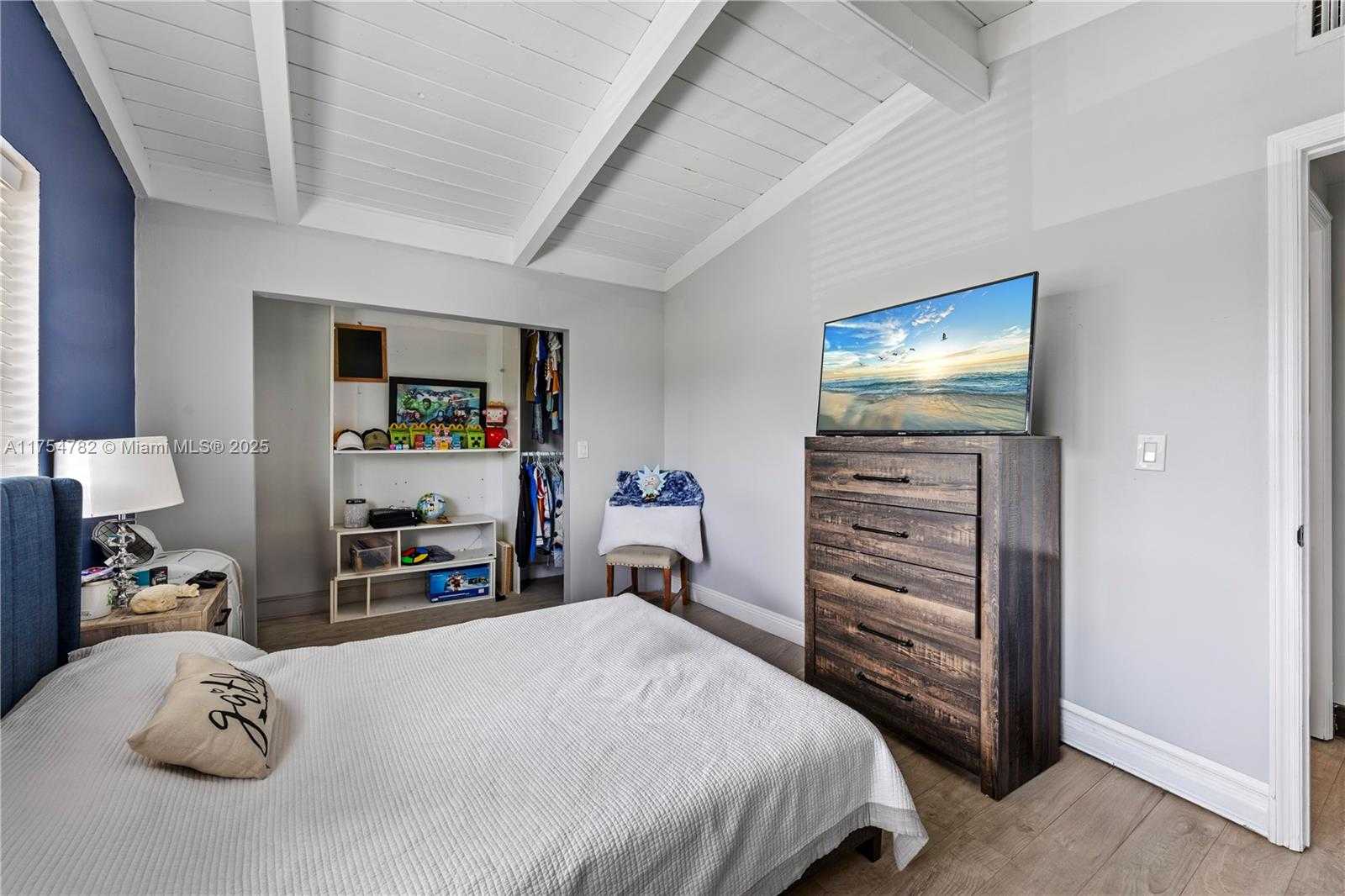 Small Image of 2413 SUGARLOAF LN, Fort Lauderdale Number 43