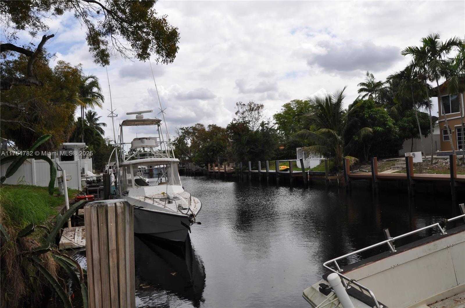 Small Image of 2413 SUGARLOAF LN, Fort Lauderdale Number 5