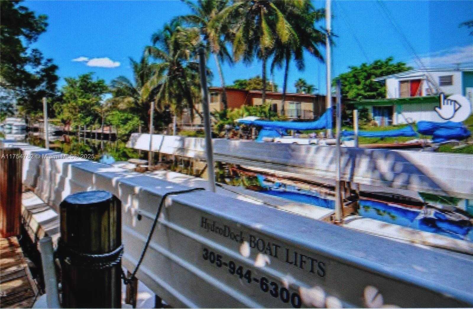 Small Image of 2413 SUGARLOAF LN, Fort Lauderdale Number 6