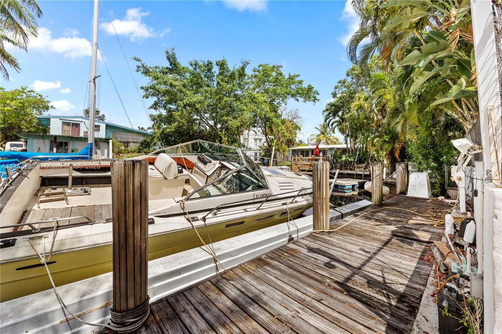 Small Image of 2413 SUGARLOAF LN, Fort Lauderdale Number 7