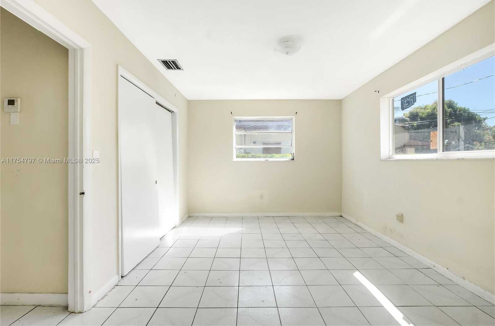 Small Image of 16560 SOUTH WEST 102ND CT, Miami Number 14