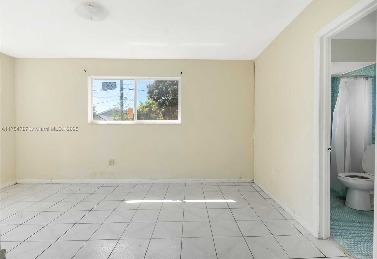 Small Image of 16560 SOUTH WEST 102ND CT, Miami Number 15