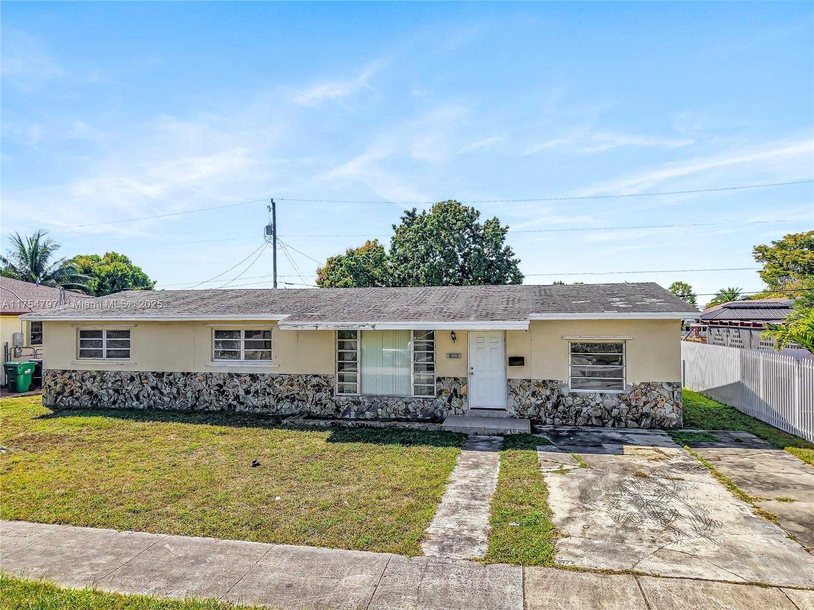 Small Image of 16560 SOUTH WEST 102ND CT, Miami Number 3