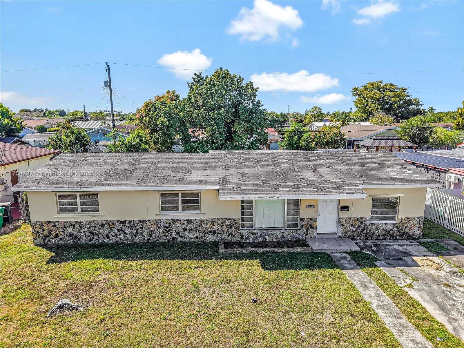Small Image of 16560 SOUTH WEST 102ND CT, Miami Number 4