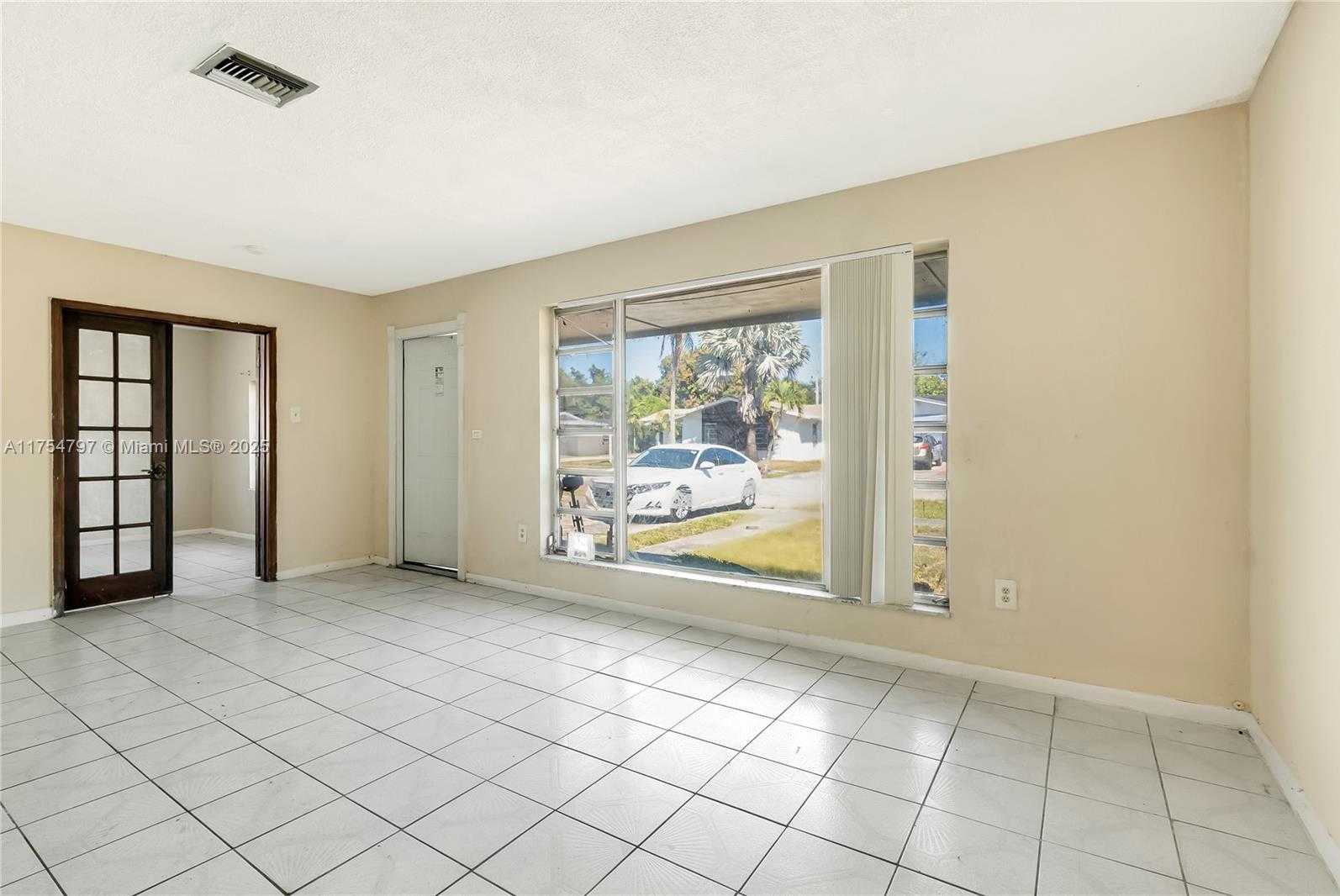 Small Image of 16560 SOUTH WEST 102ND CT, Miami Number 5