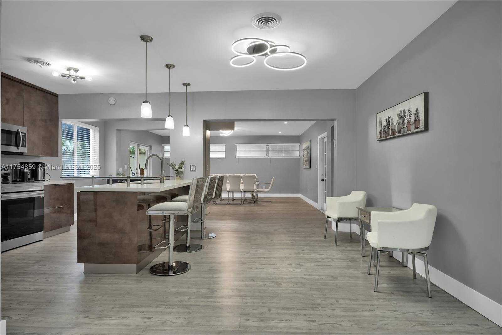 Small Image of 810 NORTH EAST 182ND ST, North Miami Beach Number 10