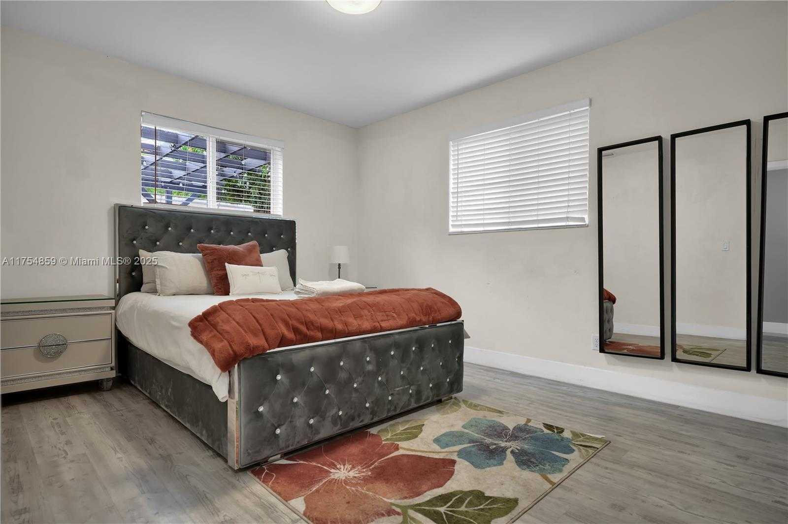 Small Image of 810 NORTH EAST 182ND ST, North Miami Beach Number 18