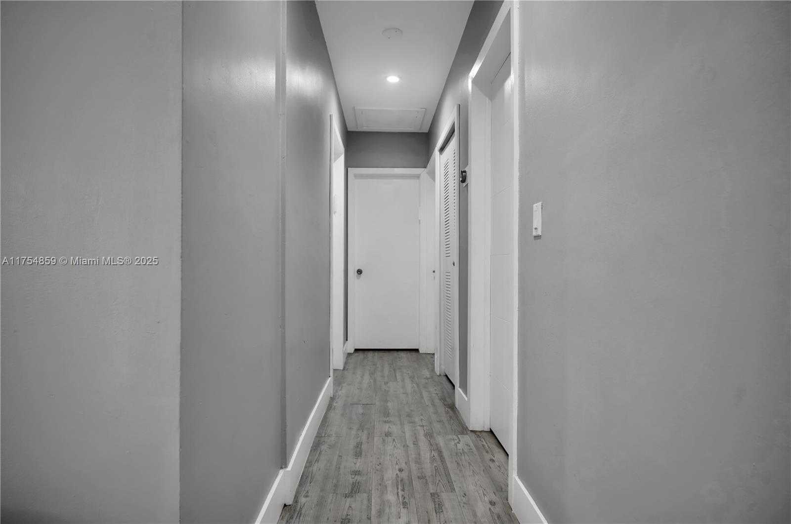 Small Image of 810 NORTH EAST 182ND ST, North Miami Beach Number 19