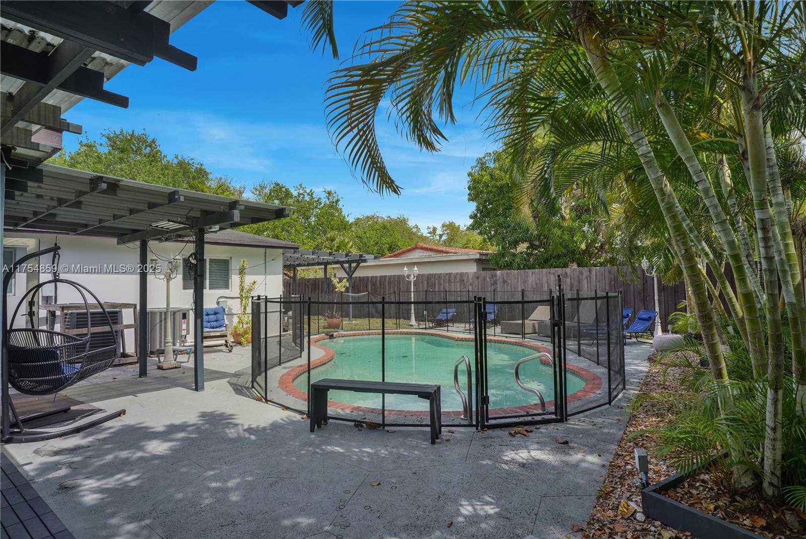 Small Image of 810 NORTH EAST 182ND ST, North Miami Beach Number 29
