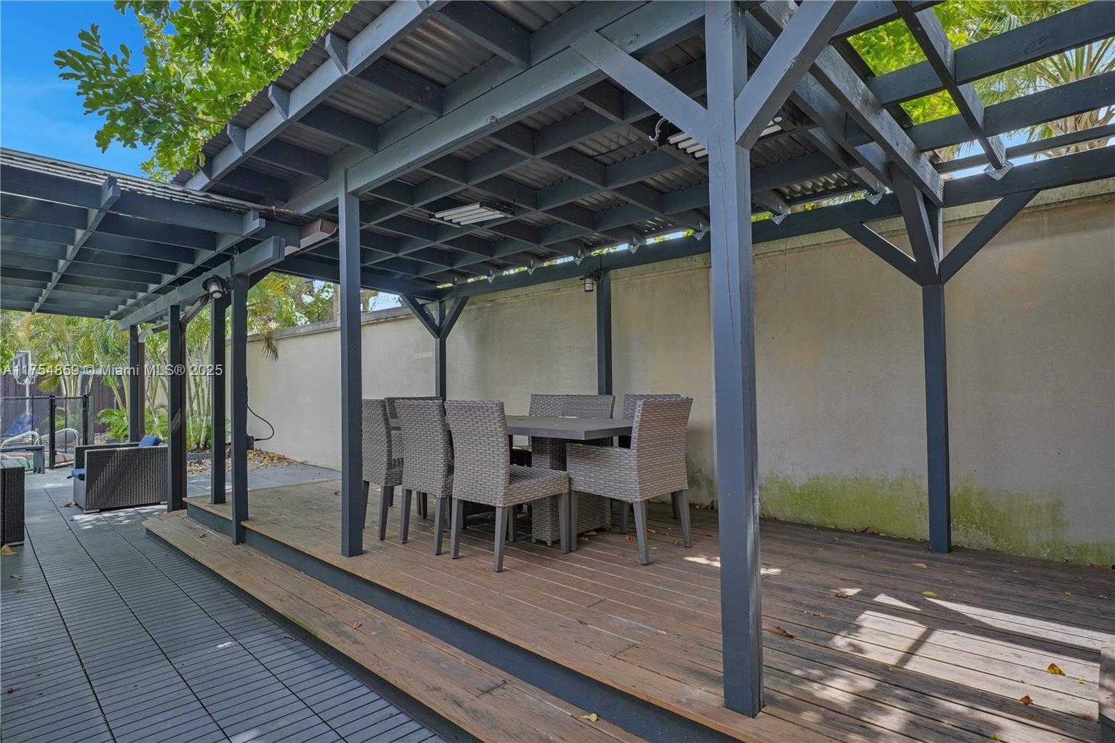 Small Image of 810 NORTH EAST 182ND ST, North Miami Beach Number 31