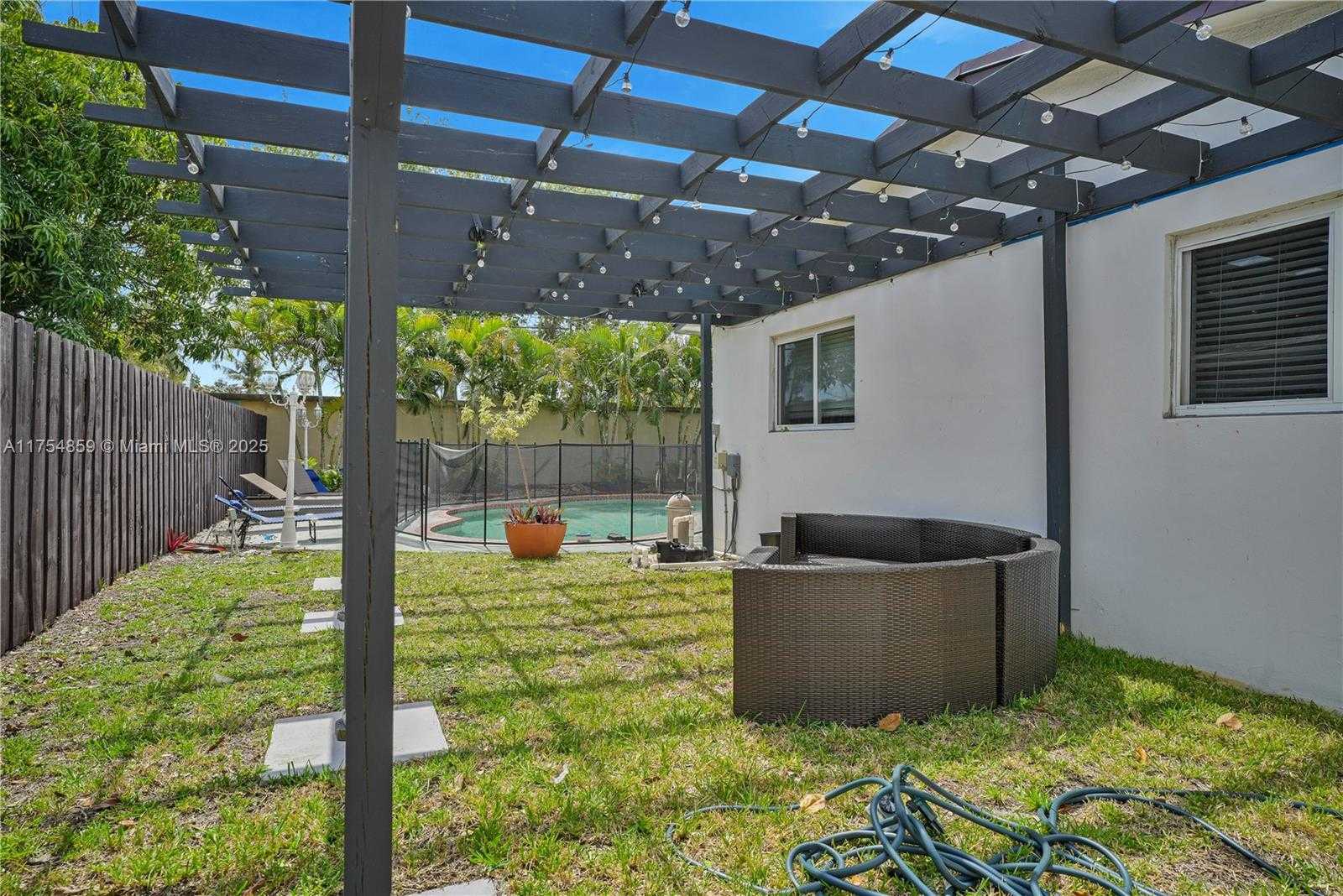 Small Image of 810 NORTH EAST 182ND ST, North Miami Beach Number 35
