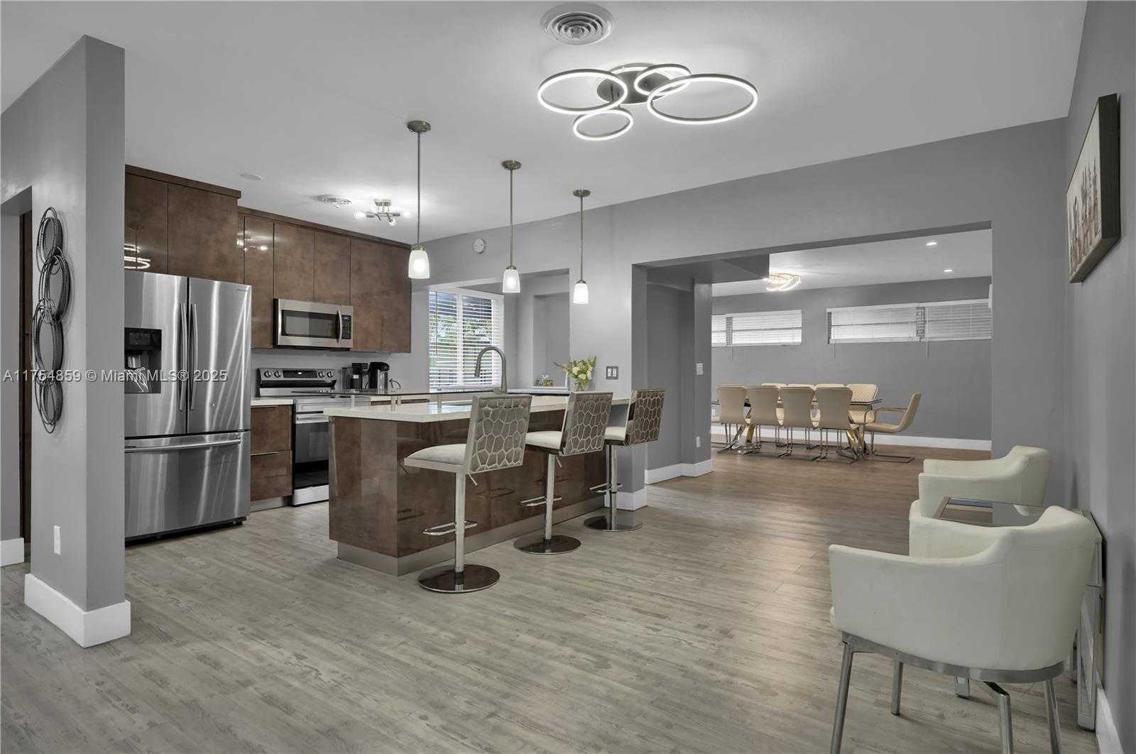 Small Image of 810 NORTH EAST 182ND ST, North Miami Beach Number 7